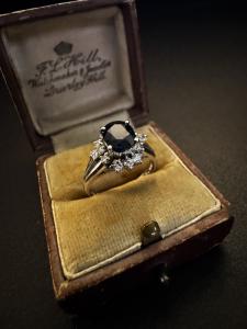 Anello  con  Zaffiro  e Diamanti